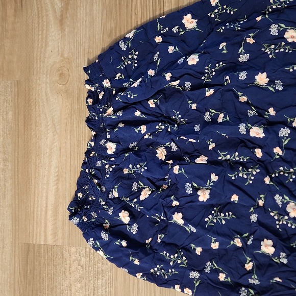 Old Navy Midi Skirt - Picture 2 of 3